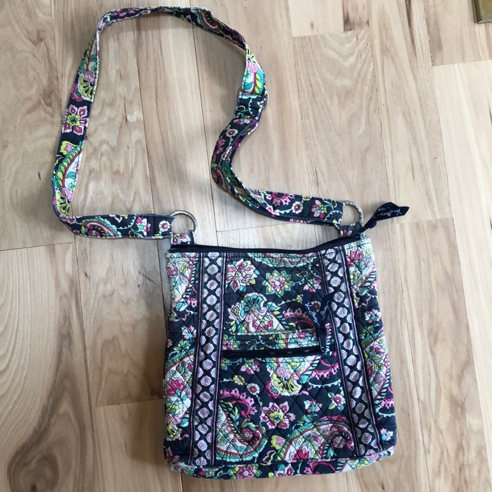Vera Bradley crossbody bag in navy floral!